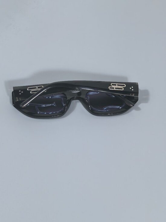 Gentle Monster Venom Cat-Eye Sunglasses - Black, Like New! main image 6
